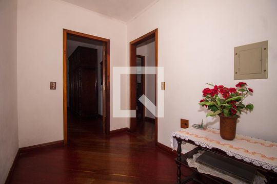 Corredor de casa à venda com 4 quartos, 266m² em Partenon, Porto Alegre
