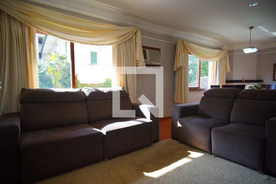 Sala  de apartamento para alugar com 3 quartos, 191m² em Auxiliadora, Porto Alegre