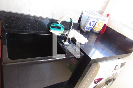 Cozinha de apartamento para alugar com 2 quartos, 150m² em Jardim Ampliação, São Paulo