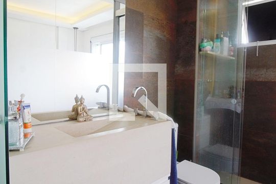 Banheiro da Suíte 1 de apartamento para alugar com 2 quartos, 150m² em Jardim Ampliação, São Paulo