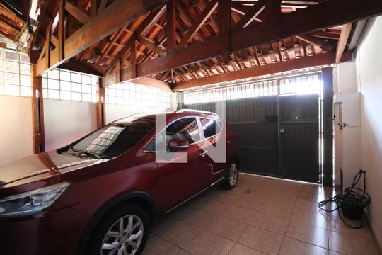 Garagem de casa para alugar com 3 quartos, 73m² em Jardim Presidente Dutra, Guarulhos