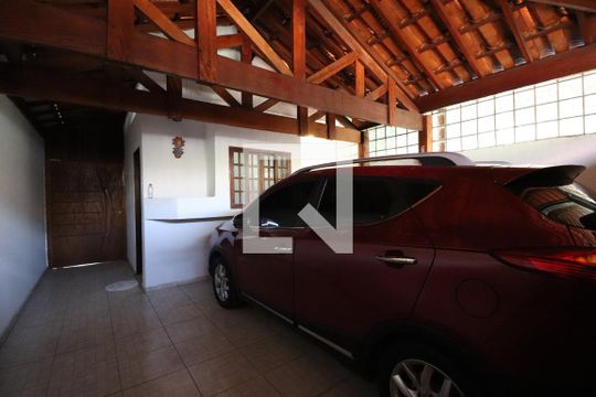 Garagem de casa para alugar com 3 quartos, 73m² em Jardim Presidente Dutra, Guarulhos