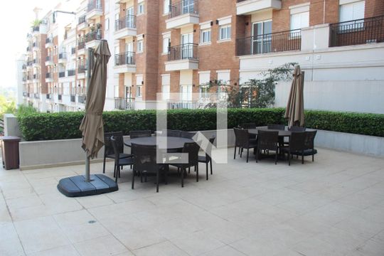Área comum de apartamento para alugar com 1 quarto, 40m² em Granja Viana, Cotia