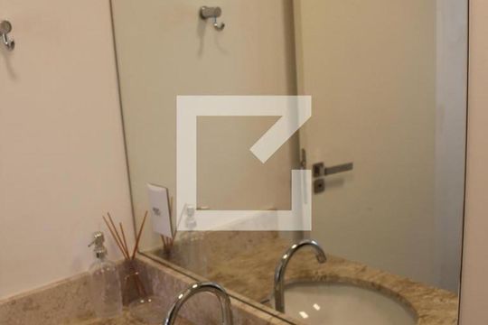 Banheiro da Suíte de apartamento para alugar com 1 quarto, 40m² em Granja Viana, Cotia