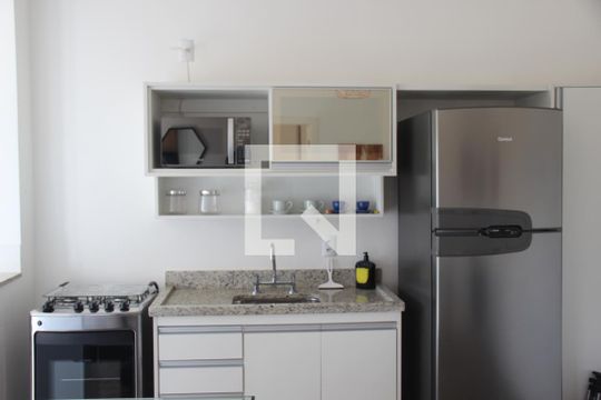 Cozinha de apartamento para alugar com 1 quarto, 40m² em Granja Viana, Cotia