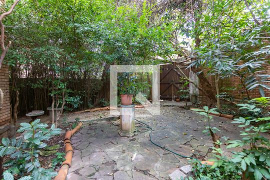 Quintal de casa à venda com 4 quartos, 338m² em Cidade Monções, São Paulo