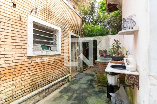 Quintal de casa à venda com 4 quartos, 338m² em Cidade Monções, São Paulo