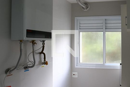Área de Serviço de apartamento para alugar com 2 quartos, 58m² em Vila Suzana, São Paulo
