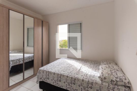 Quarto de apartamento para alugar com 2 quartos, 49m² em Jardim Ipaussurama, Campinas