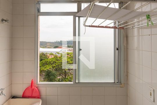 Área de Serviço de apartamento para alugar com 2 quartos, 49m² em Jardim Ipaussurama, Campinas