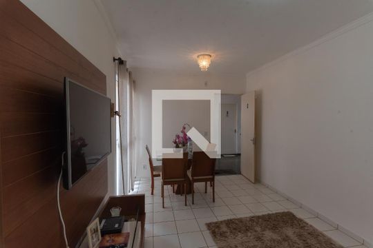 Sala de apartamento para alugar com 2 quartos, 49m² em Jardim Ipaussurama, Campinas
