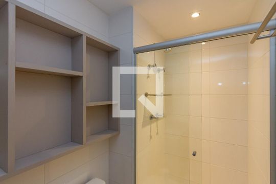 Banheiro de apartamento para alugar com 1 quarto, 42m² em Campo Belo, São Paulo