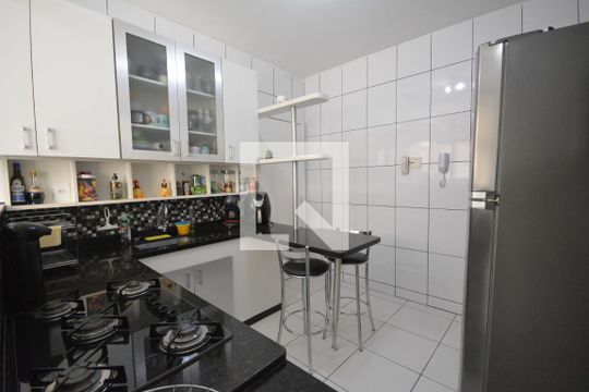 Cozinha de apartamento à venda com 2 quartos, 63m² em Cordovil, Rio de Janeiro