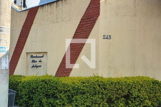 Fachada de casa de condomínio à venda com 3 quartos, 140m² em Vila Taquari, São Paulo
