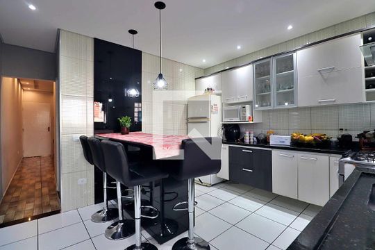 Cozinha de casa à venda com 3 quartos, 192m² em Jardim Alzira Franco, Santo André