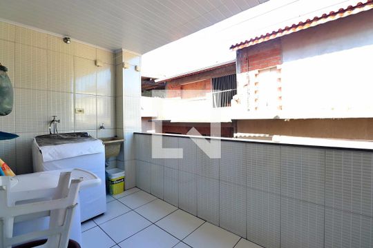 Área de Serviço de casa à venda com 3 quartos, 192m² em Jardim Alzira Franco, Santo André