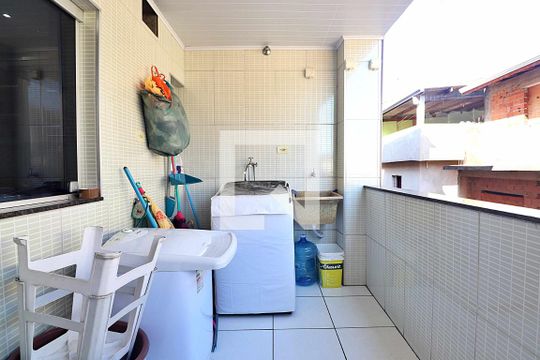 Área de Serviço de casa à venda com 3 quartos, 192m² em Jardim Alzira Franco, Santo André