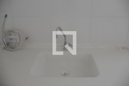Detalhe cozinha de apartamento para alugar com 2 quartos, 42m² em Caxangá, Suzano