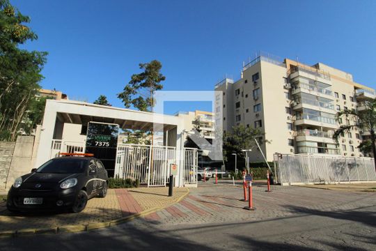 Fachada de apartamento para alugar com 2 quartos, 240m² em Recreio dos Bandeirantes, Rio de Janeiro