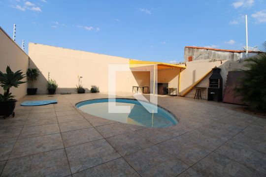 Quintal de casa à venda com 3 quartos, 260m² em Jardim Margarida, Campinas