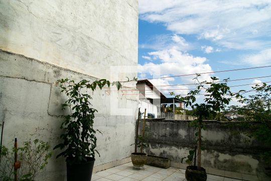Quintal de casa à venda com 4 quartos, 130m² em Vila Babilônia, São Paulo
