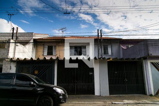 Fachada de casa à venda com 4 quartos, 130m² em Vila Babilônia, São Paulo