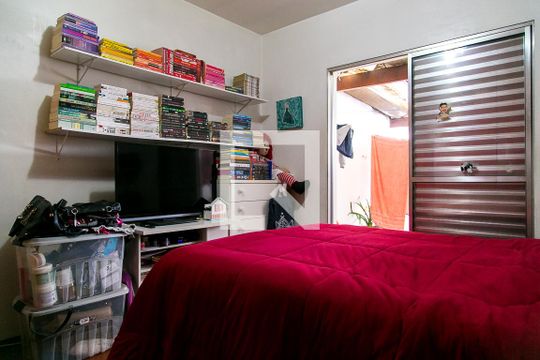 Quarto 2 de casa à venda com 4 quartos, 130m² em Vila Babilônia, São Paulo