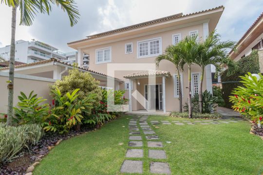 Fachada de casa de condomínio à venda com 6 quartos, 600m² em Freguesia (jacarepaguá), Rio de Janeiro