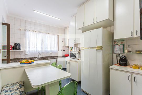Cozinha de apartamento à venda com 3 quartos, 110m² em Vila Santa Teresa, Santo André