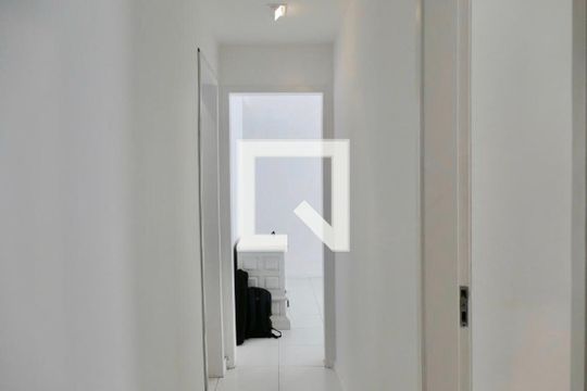 Corredor de apartamento para alugar com 2 quartos, 60m² em Gávea, Rio de Janeiro