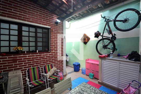 Quintal de casa à venda com 4 quartos, 155m² em Vila Camilópolis, Santo André