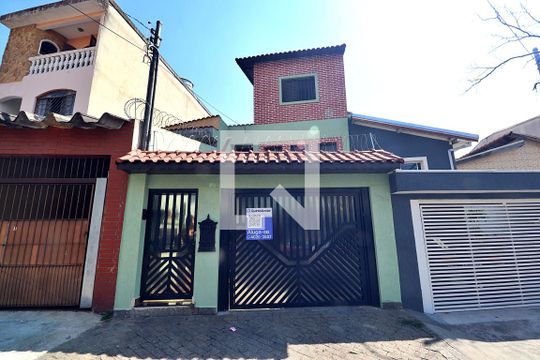Fachada de casa à venda com 4 quartos, 155m² em Vila Camilópolis, Santo André