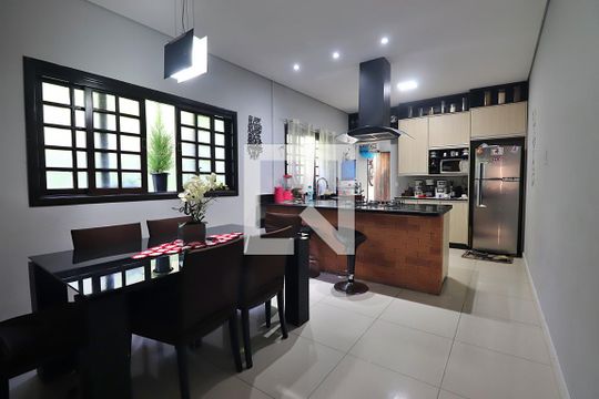 Cozinha de casa à venda com 4 quartos, 155m² em Vila Camilópolis, Santo André