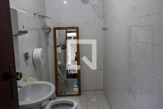 Banheiro de Serviço de casa à venda com 3 quartos, 600m² em Vila Jacuí, São Paulo