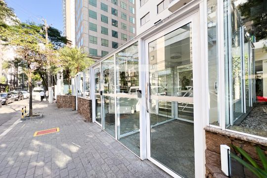 Fachada de apartamento à venda com 3 quartos, 77m² em Vila Olímpia, São Paulo