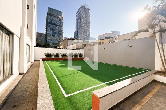 Quadra Esportiva de apartamento à venda com 3 quartos, 77m² em Vila Olímpia, São Paulo