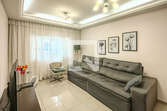 Sala de casa à venda com 4 quartos, 150m² em Vila São Pedro, São Paulo