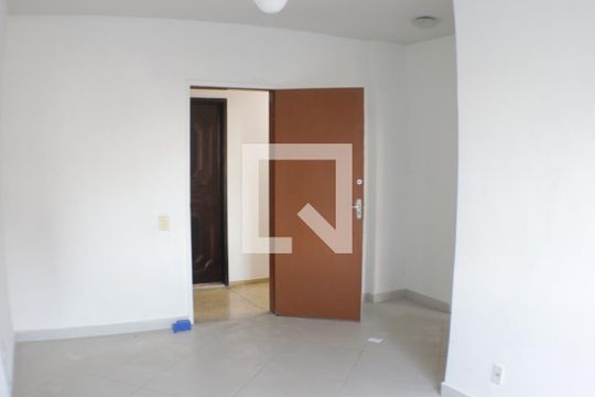 Sala de apartamento para alugar com 1 quarto, 40m² em Pechincha, Rio de Janeiro