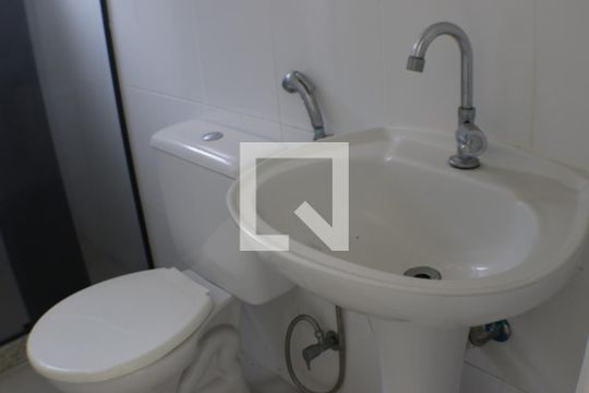Banheiro de apartamento para alugar com 1 quarto, 40m² em Pechincha, Rio de Janeiro
