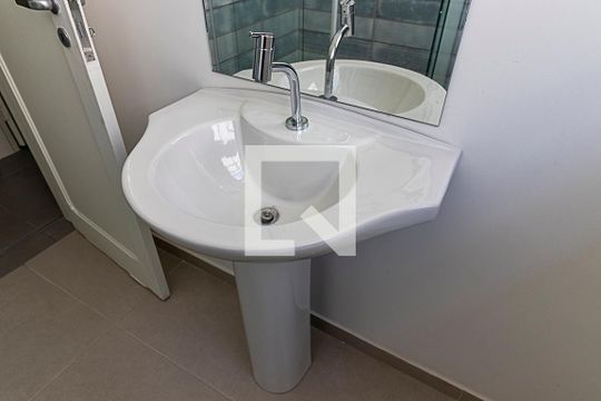 Banheiro de casa à venda com 3 quartos, 130m² em Indianópolis, São Paulo