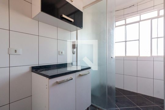 Cozinha de apartamento para alugar com 2 quartos, 45m² em Vila Cosmopolita, São Paulo