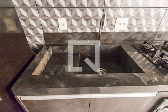 Detalhe cozinha de apartamento à venda com 1 quarto, 54m² em Alphaville Empresarial, Barueri