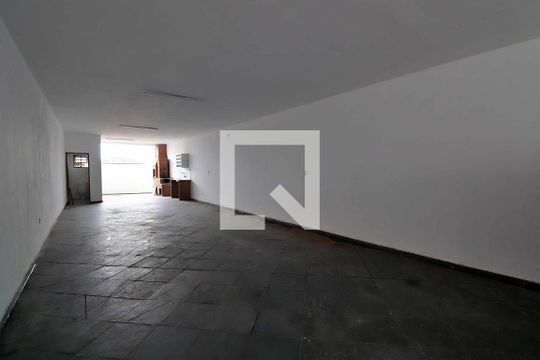 Garagem de casa à venda com 3 quartos, 214m² em Parque Oratorio, Santo André