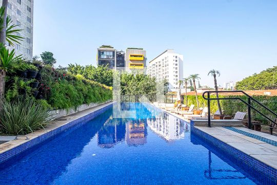 Piscina de apartamento à venda com 2 quartos, 70m² em Vila Madalena, São Paulo