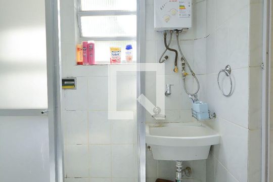Banheiro de kitnet/studio à venda com 1 quarto, 30m² em Catete, Rio de Janeiro
