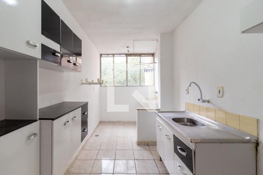 Cozinha de apartamento para alugar com 2 quartos, 65m² em Barro Branco (zona Norte), São Paulo