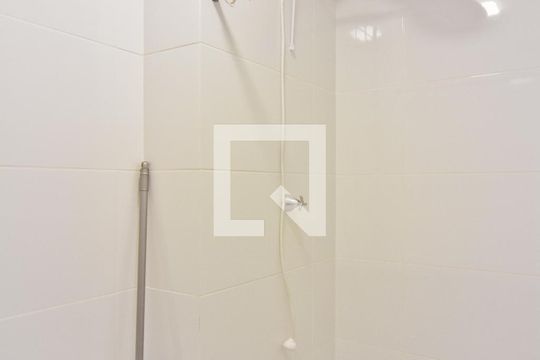Banheiro de kitnet/studio à venda com 1 quarto, 27m² em Santana, São Paulo