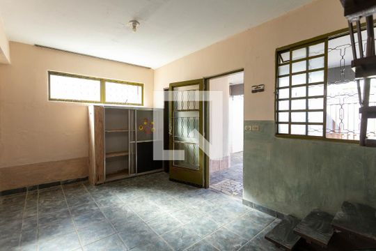 Sala 1 de casa para alugar com 2 quartos, 90m² em Setor Leste Universitário, Goiânia