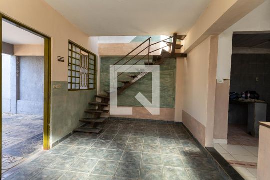 Sala 1 de casa para alugar com 2 quartos, 90m² em Setor Leste Universitário, Goiânia
