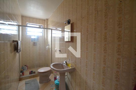 Banheiro de apartamento à venda com 2 quartos, 65m² em Partenon, Porto Alegre